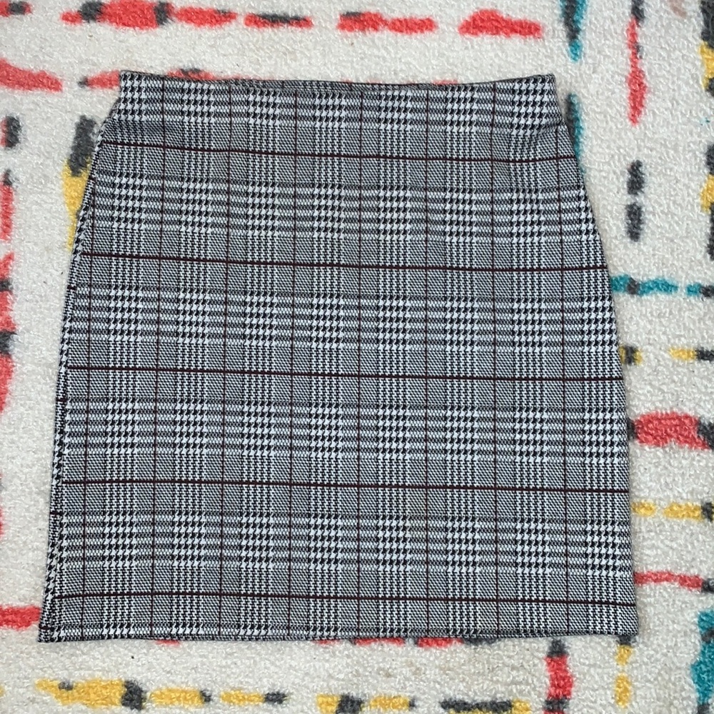 Stretchy plad skirt! size xs